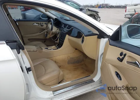 2008 Mercedes-Benz Cls 550 z USA, uszkodzony, nr VIN WDDDJ72X08A126209